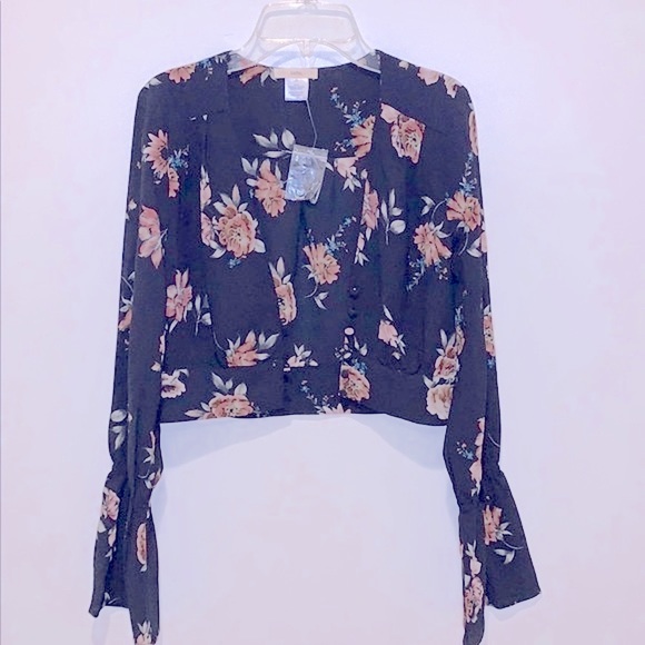 inTu Anthropologie Bell Sleeve Crop Top/Jacket - Picture 6 of 12